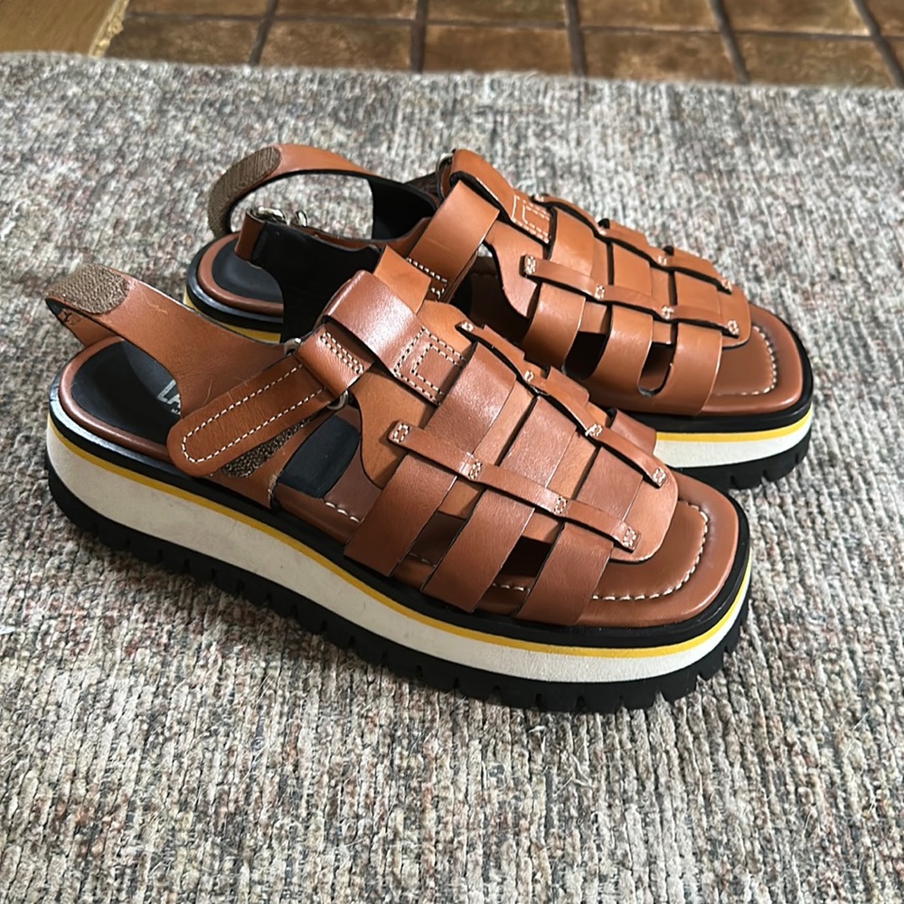 Labucq leather sport sandal